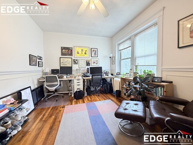 Photo - 264 Kelton St Unit 11