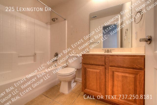 Photo - 225 Lexington Dr