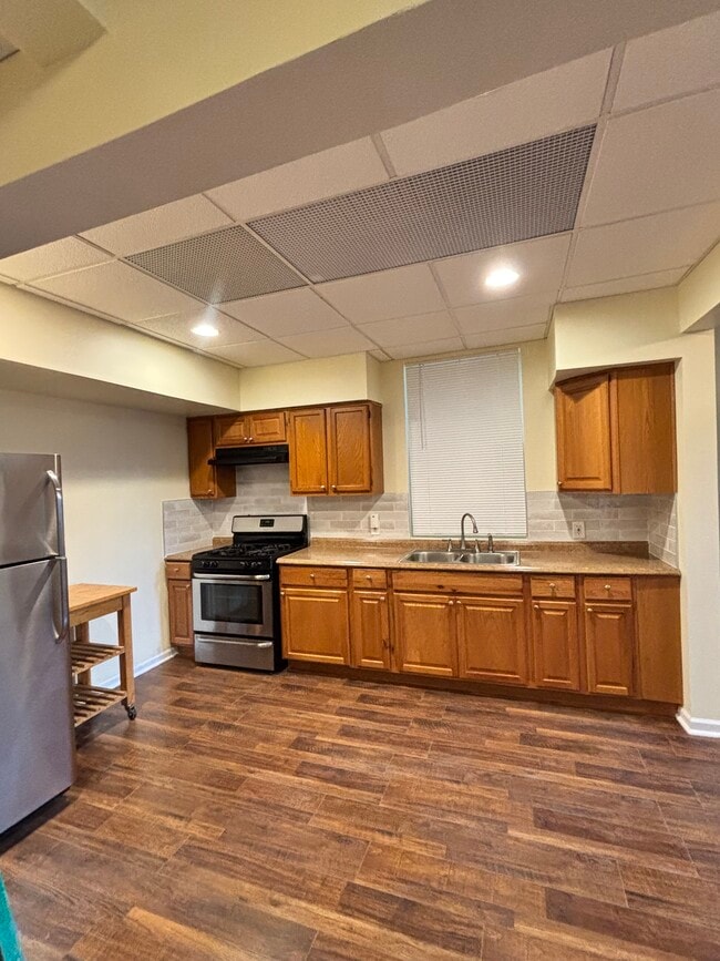 Kitchen - 4430 S Homan Ave Unit 1