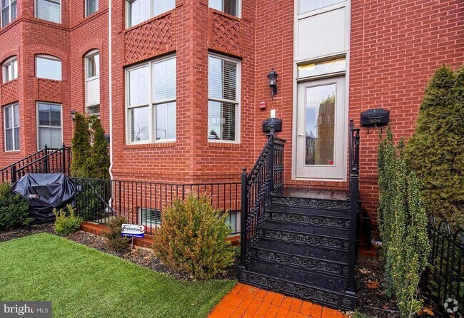 Building Photo - 1904 Vermont Ave NW Rental