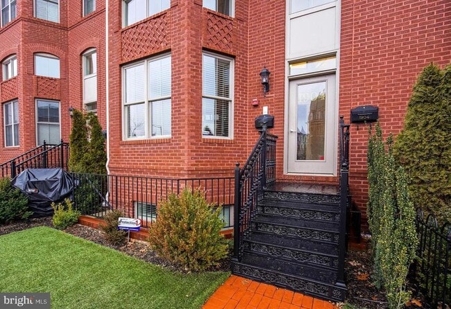 Building Photo - 1904 Vermont Ave NW Rental