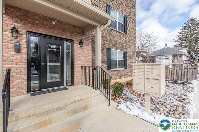 Photo - 1513 Maple St Unit 301