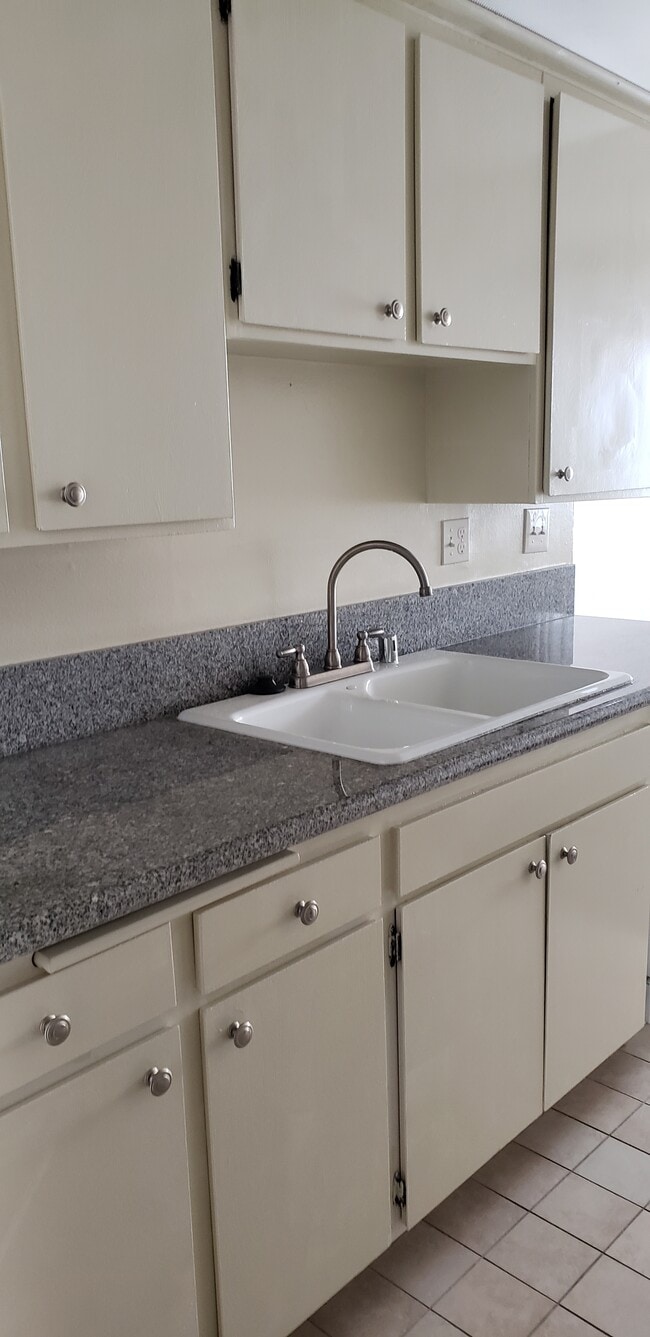 Photo - Marina Tower