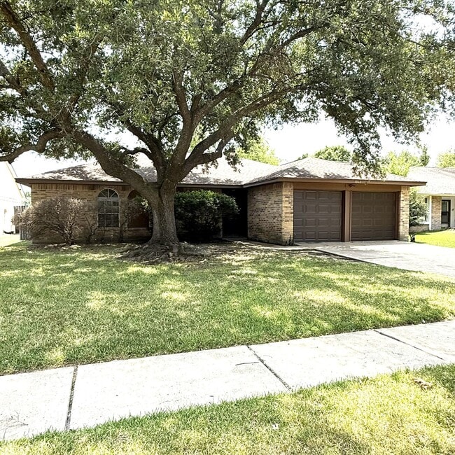 Building Photo - 13611 Splintered Oak Dr Rental