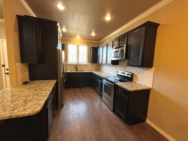 Photo - 4419 106th St