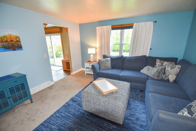 Photo - 1030 Coppens Rd