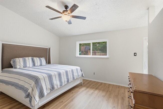 Photo - 17211 Camberwell Green Ln