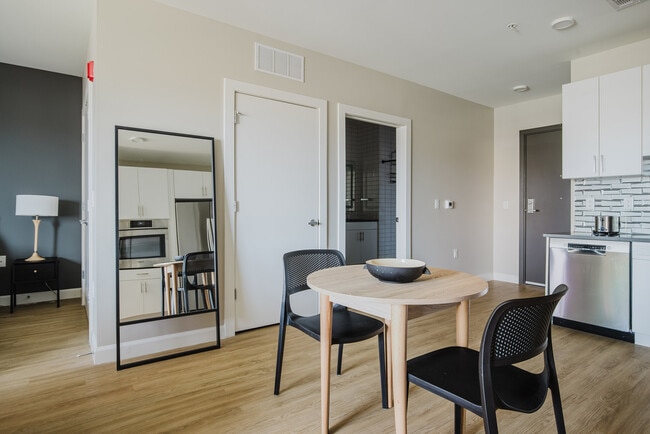 Photo - 21 Charles St Unidad FL6-ID919