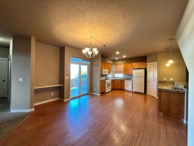 Photo - SPACIOUS SINGLE FAMILY HOME LOCATED IN SW REDMOND!