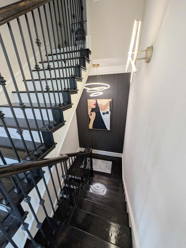 Photo - 221 N Geary Ave