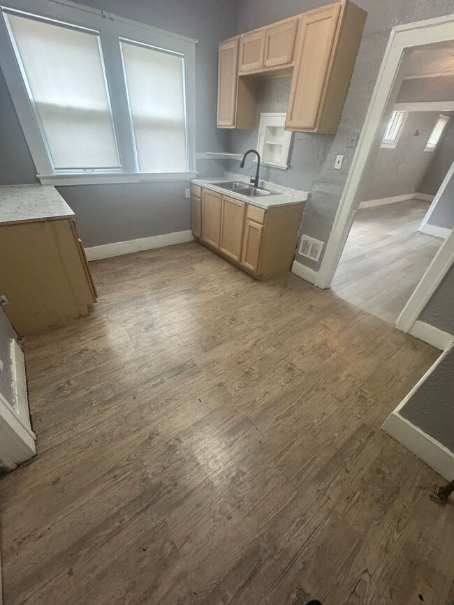 Photo - 11346 Belleterre St Unidad Beautiful upstairs
