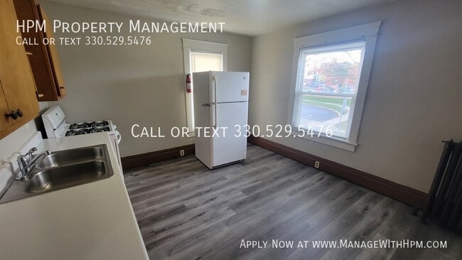 Photo - 551 Allyn St Unit 2