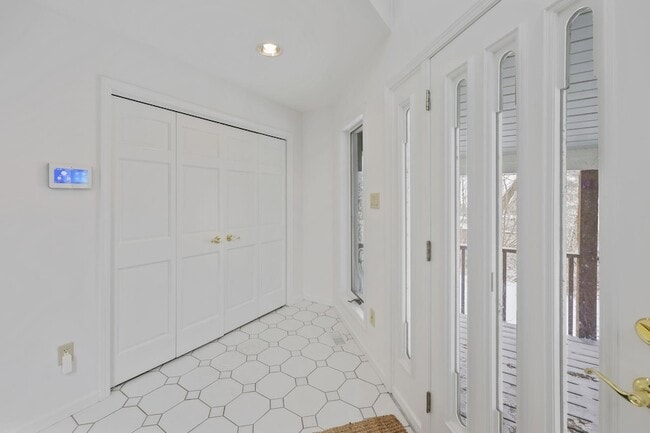 Photo - 16 Cedar Trail