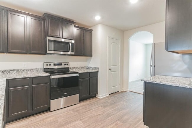 Photo - 112 Allington Cir