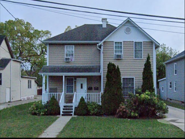 Photo - 1001 W Grand Ave