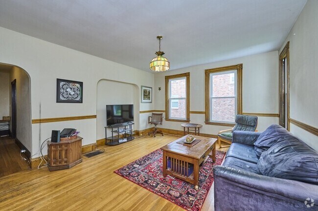 Building Photo - 159 Foster St Unit 1 Rental