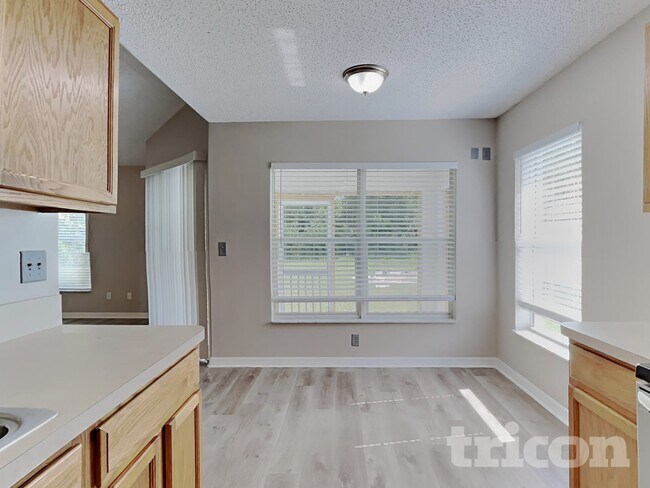 17 Rosepetal Ln
