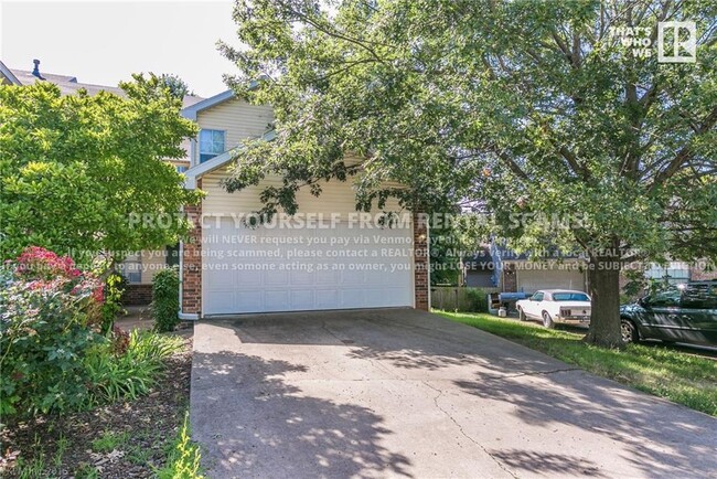 Photo - 1656 N Saddlehorn Ave Townhome