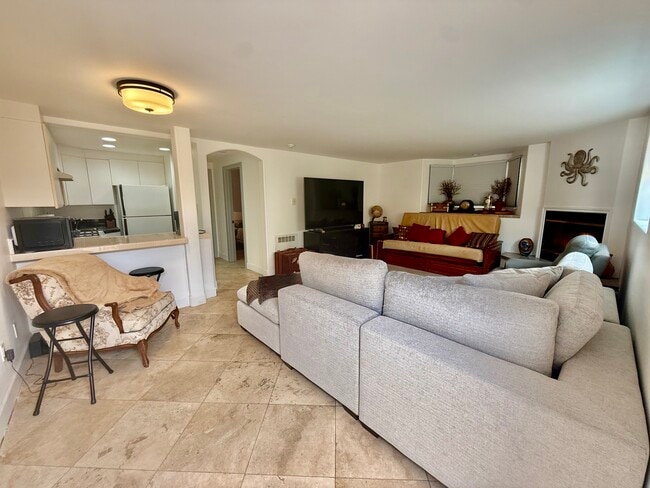 Photo - 328 Lakeshore Dr