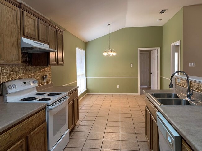 Photo - 6717 89th St