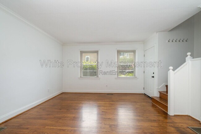 Photo - 564 Wakefield Dr Unit B
