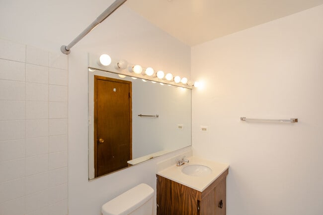 Photo - 1255 W Belden Ave Unit 2B