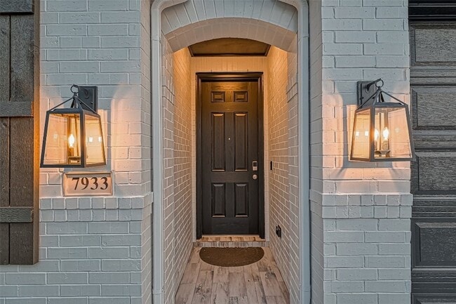 Photo - 7933 Wild Thicket Dr