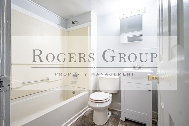 Photo - 502 Hilliard St