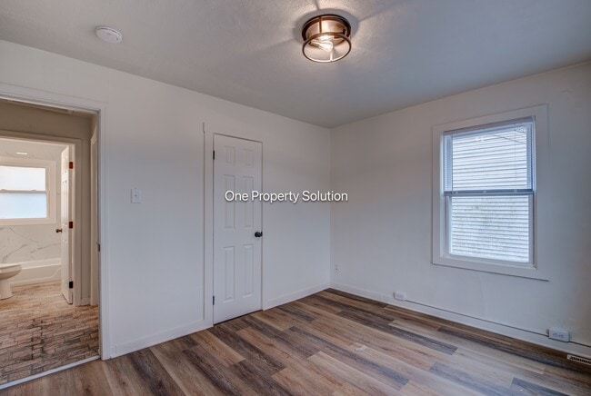 Photo - 1665 W 40th Ave