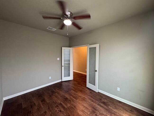 Photo - 3309 Addison St