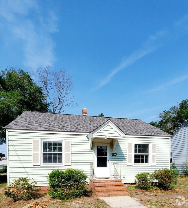 Building Photo - SUNSET PARK - 2 Bedroom House in quaint an...