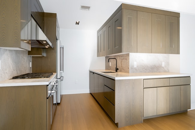 Photo - 32 W 87th St