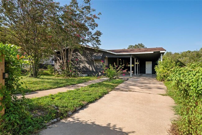 Photo - 402 Philco Dr