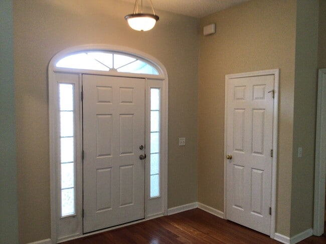 Photo - 64 Lancaster Way