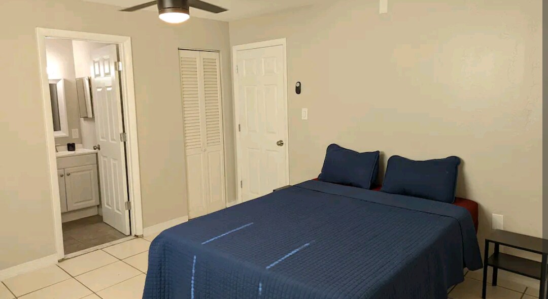 Photo - 4720 Elena Way Unidad 1