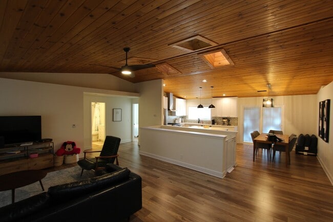 Photo - Available Soon! Turn key Furnished Univers...