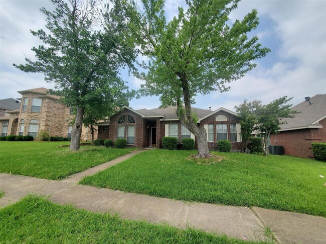 Lovely Garland Home over 1700 sqft! - Lovely Garland Home over 1700 sqft!