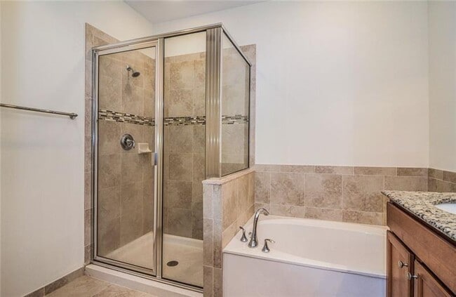 Photo - 2727 NE 14th St