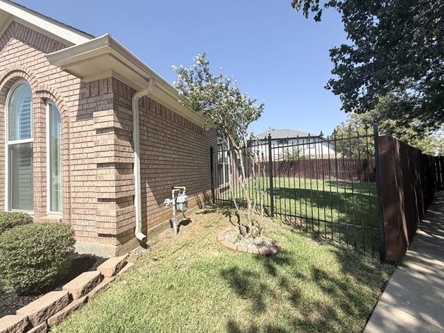 2749 Crystal Glenn Cir