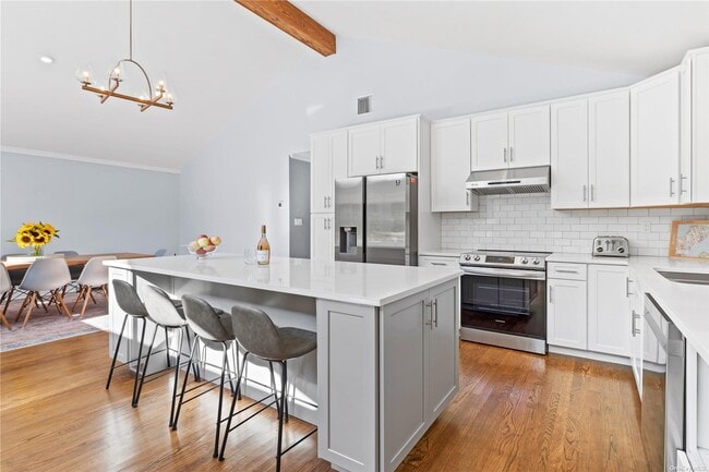 Photo - 300 Marion Pl