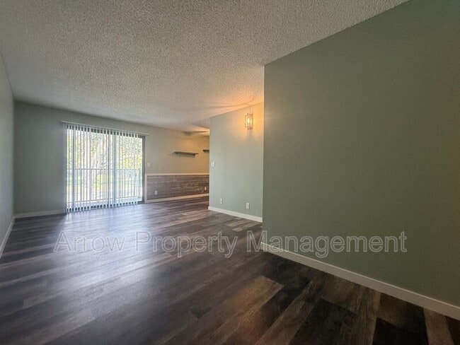 Photo - 3405 Holdrege St Unidad 201