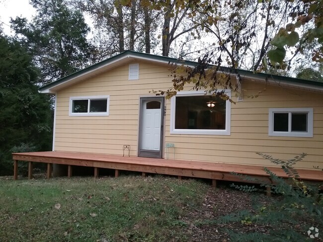 Building Photo - 692 Rivercliff Rd Rental
