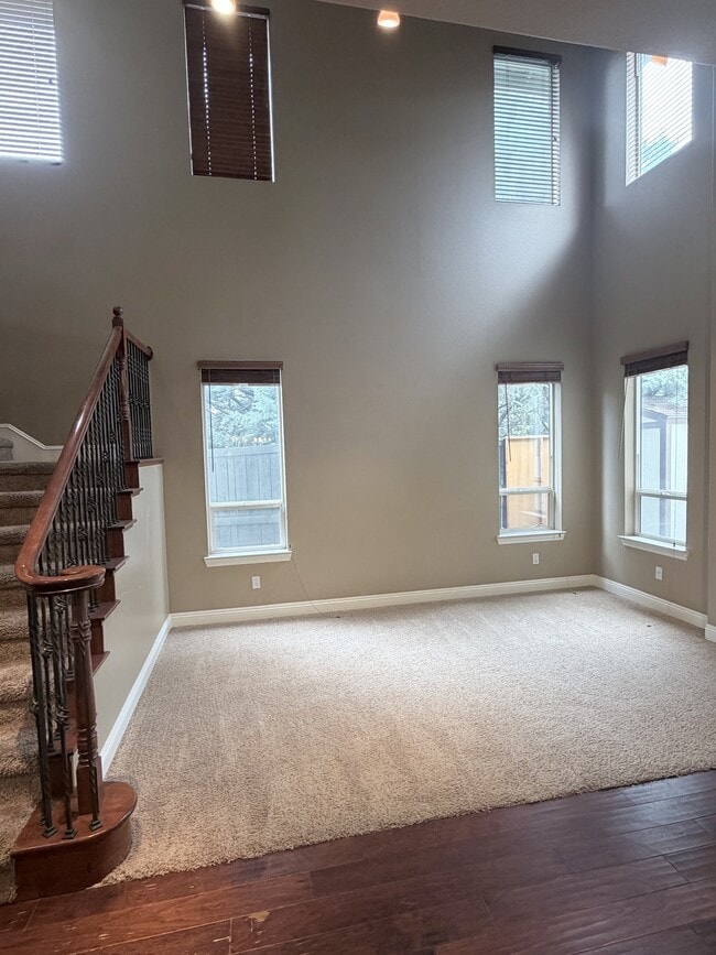 Photo - 615 Royal Windsor Ct