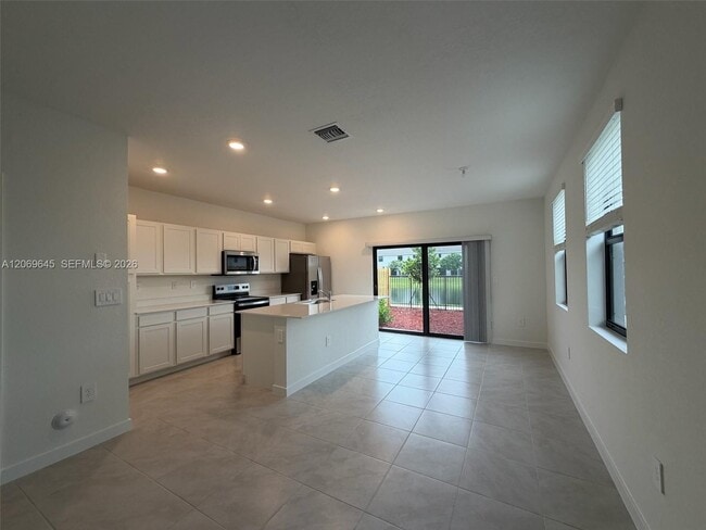 Photo - 1432 NE 4th Ave
