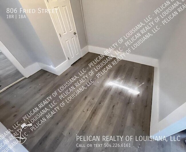 Photo - 806 Fried St