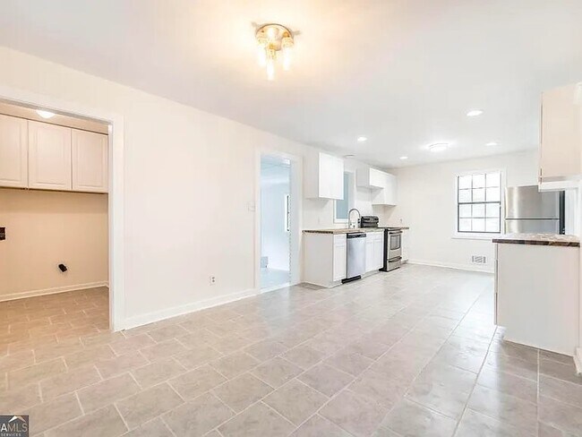 Photo - 201 Sherman St