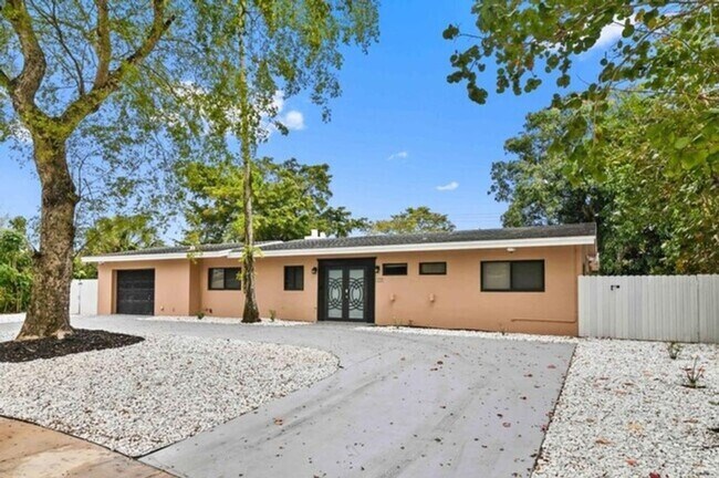 Photo - 620 Camellia Ct
