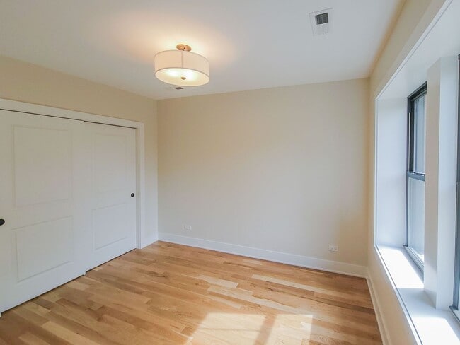 Photo - 3358 N Sheffield Ave