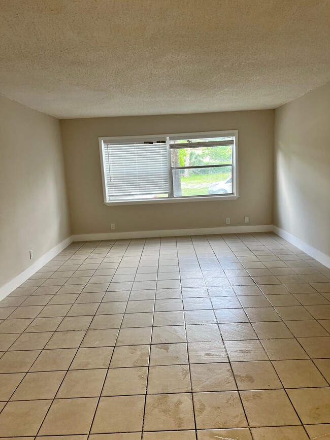 Photo - 1800 NW 4th Ave