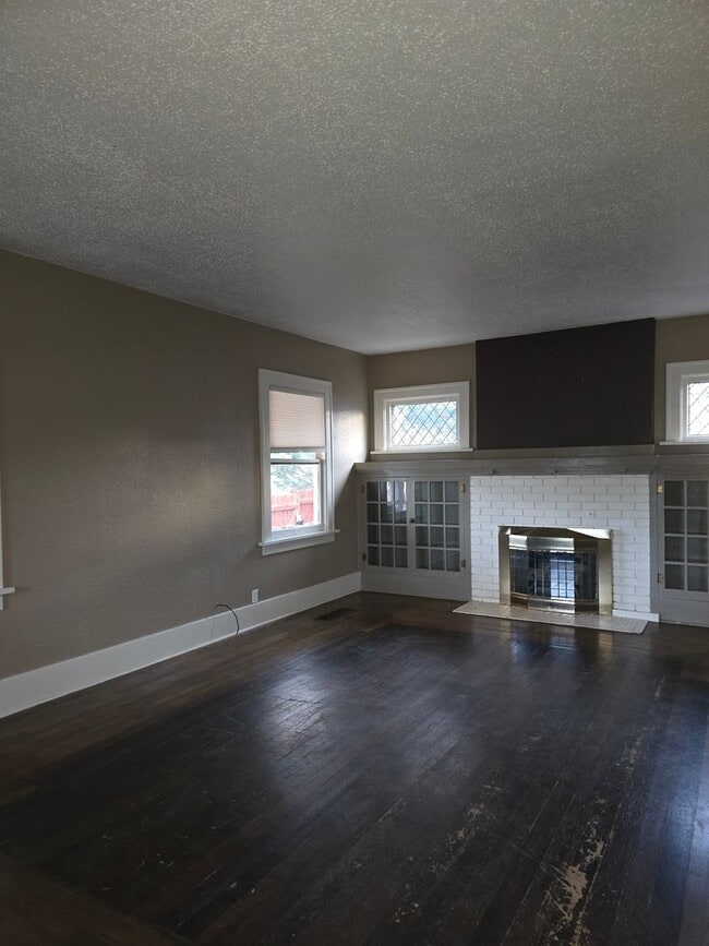 Photo - Big Tree Charmer 2 bed 1 bath.